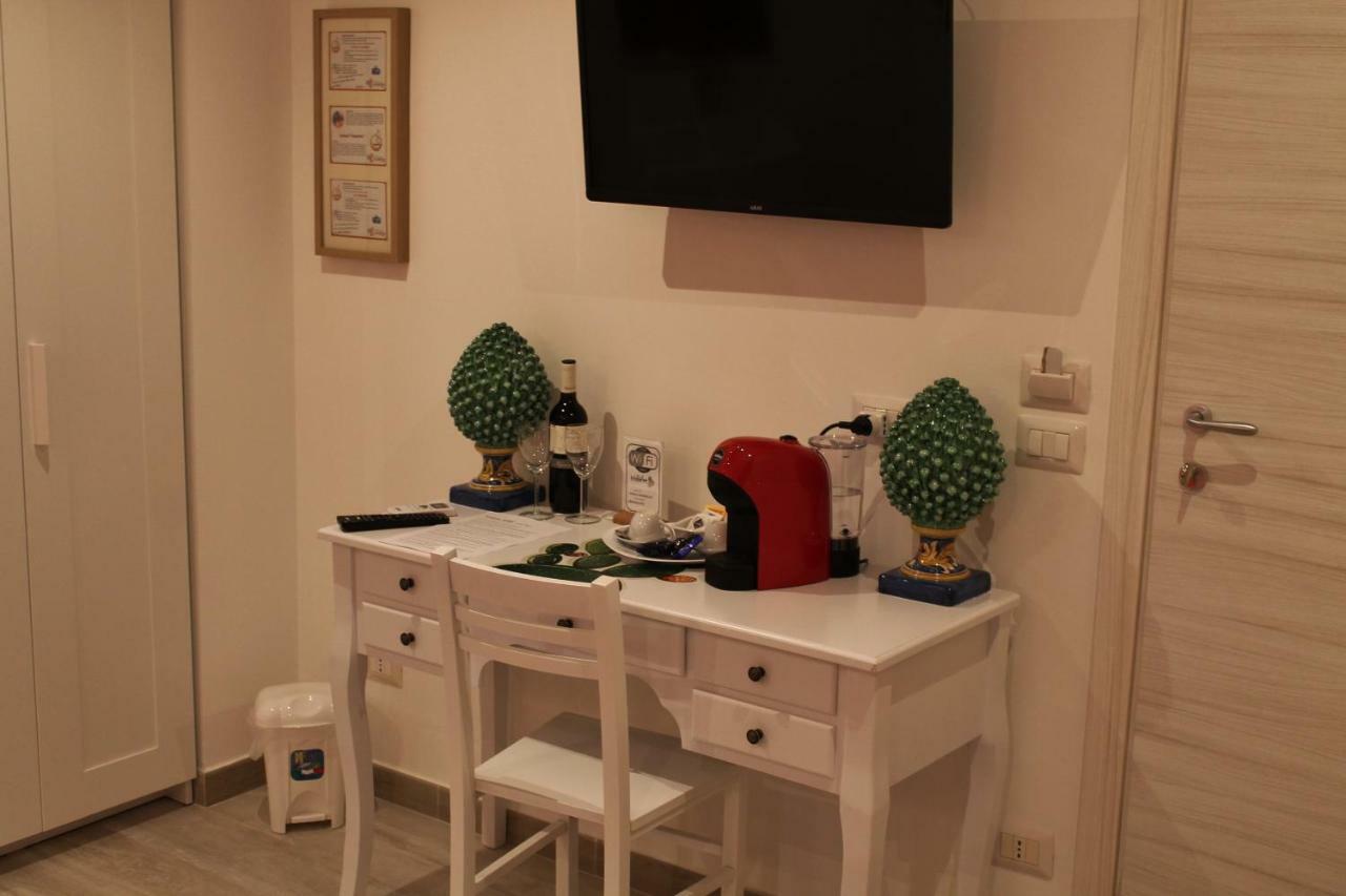 B&B Triskeles Giardini Naxos Εξωτερικό φωτογραφία